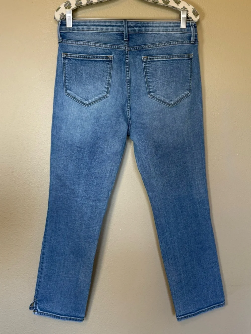 DRIFTWOOD Straight Leg Jeans in Light Blue Wash Size 28